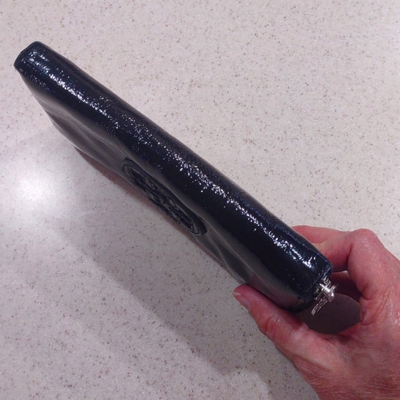 Tory Burch Miller Black Patent Leather Zip Around Continental Wallet EUC - Picture 11 of 13